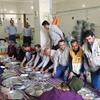 دست یاری خادمان زائران به سیل زدگان گلستان/ خدمات شبانه روزی خانواده حج و زیارت در مناطق سیل زده