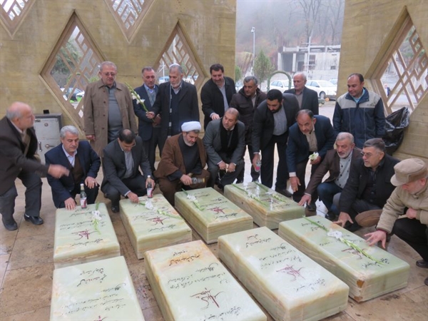 مراسم عطر افشانی مزار شهدای گمنام به مناسبت دهه مبارک فجر 